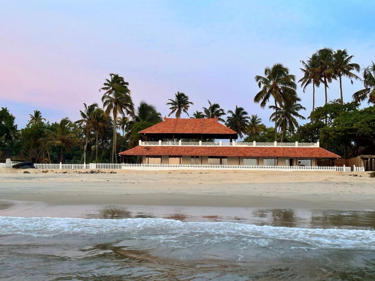 Ether Marari Beachfront Mararikulam Exterior foto